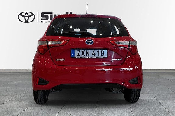Toyota Yaris 5 of 11