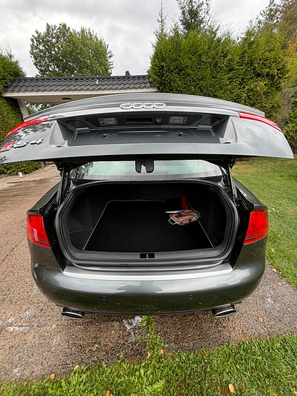 Audi RS4 8 of 10