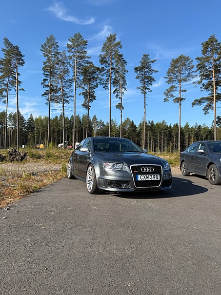 Audi RS4 2 of 10
