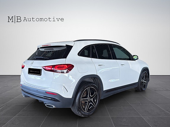 Mercedes-Benz GLA250 e 6 of 22