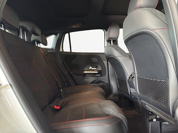 Mercedes-Benz GLA250 e 19 of 22
