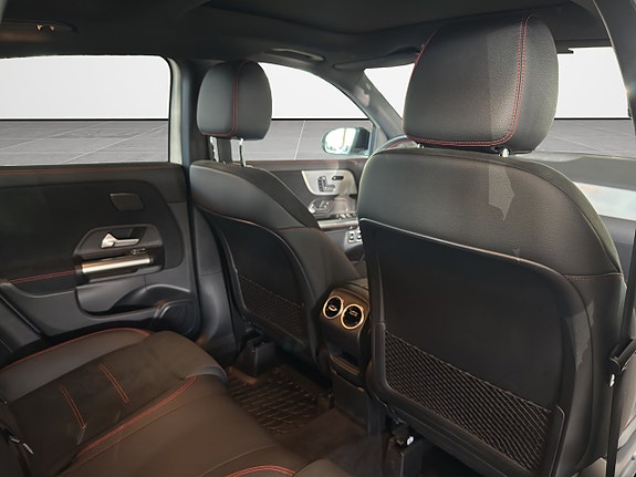 Mercedes-Benz GLA250 e 18 of 22