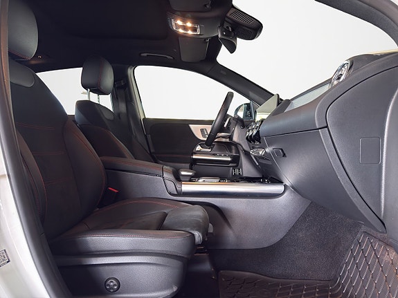Mercedes-Benz GLA250 e 15 of 22
