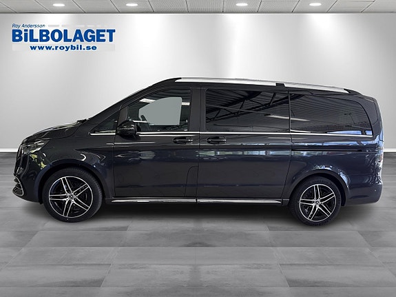 Mercedes-Benz V300 2 of 13