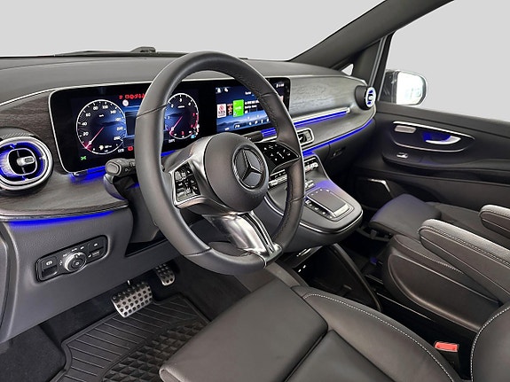 Mercedes-Benz V300 5 of 13
