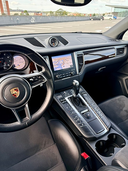 Porsche Macan GTS 8 of 15