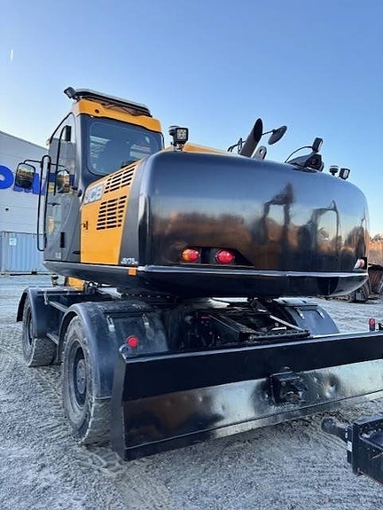 JCB 175W plus 4 of 8