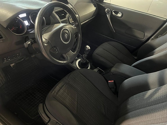 Renault Megane 5 of 10