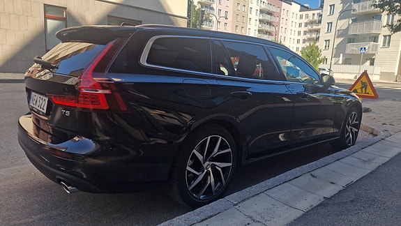 Volvo V60 4 of 16