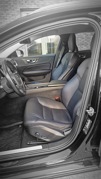 Volvo V60 9 of 16