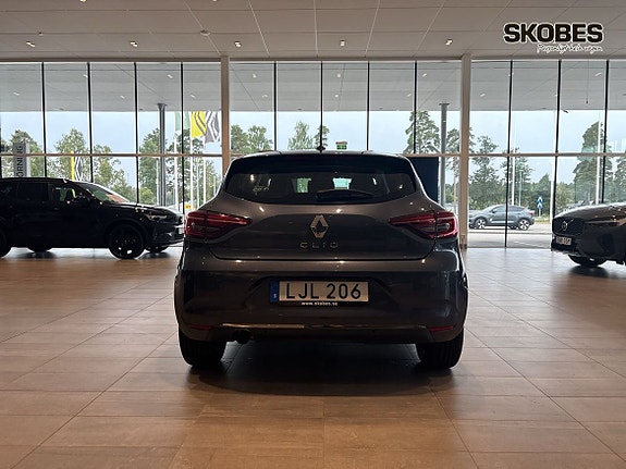 Renault Clio 15 of 21