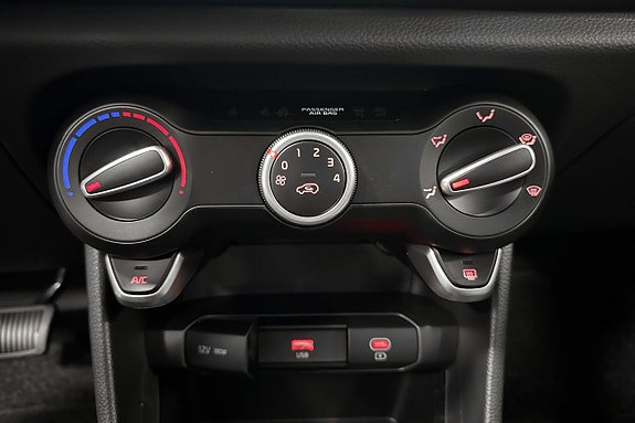 Kia Picanto 11 of 18