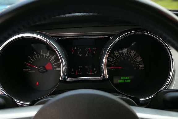 Ford Mustang 9 of 16