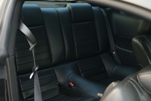Ford Mustang 10 of 16