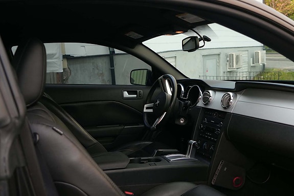 Ford Mustang 16 of 16