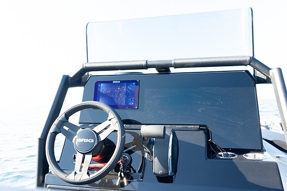 BRIG 22 NAVIGATOR 2027 150-225 HK 5 of 6