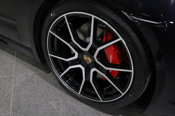 Porsche Taycan 4S 10 of 28