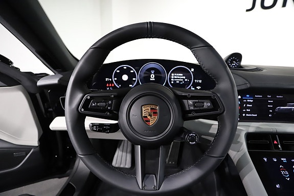 Porsche Taycan 4S 20 of 28
