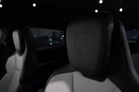 Porsche Taycan 4S 15 of 28