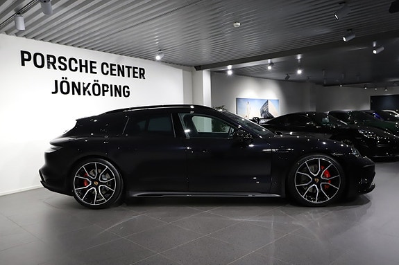 Porsche Taycan 4S 6 of 28
