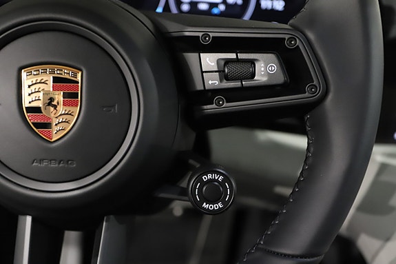 Porsche Taycan 4S 22 of 28