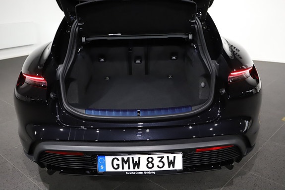 Porsche Taycan 4S 27 of 28