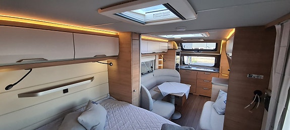 Knaus Südwind 650 PXB 60 years "Cykelställ, Queensbed, markis + front/sidor" 11 of 15