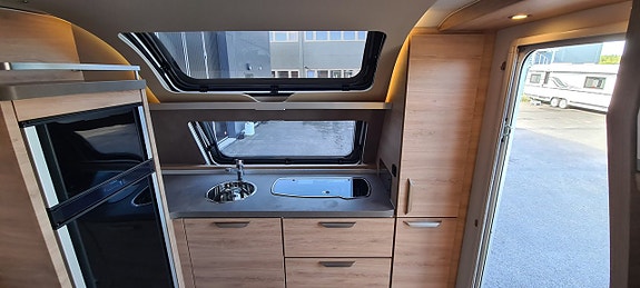 Knaus Südwind 650 PXB 60 years "Cykelställ, Queensbed, markis + front/sidor" 6 of 15