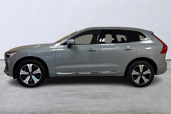 Volvo XC60 2 of 13