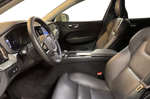Volvo XC60 8 of 13