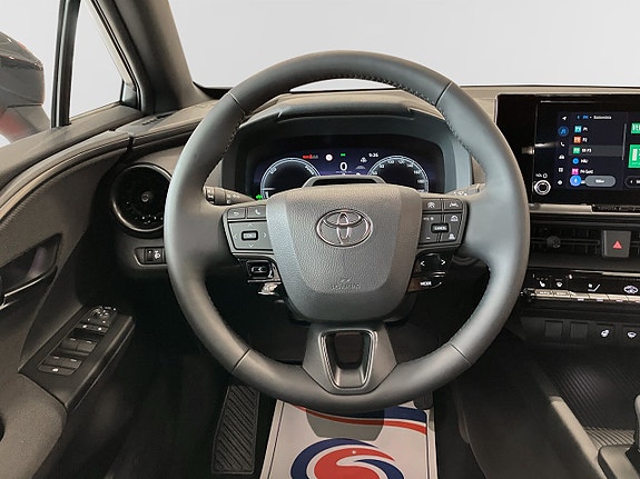 Toyota C-HR 9 of 11