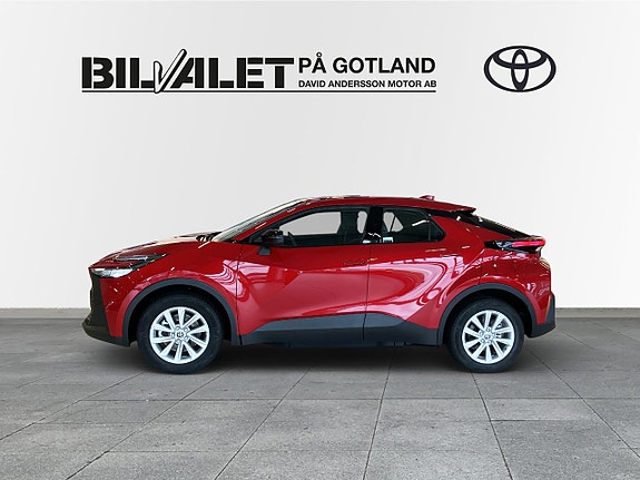 Toyota C-HR 3 of 11