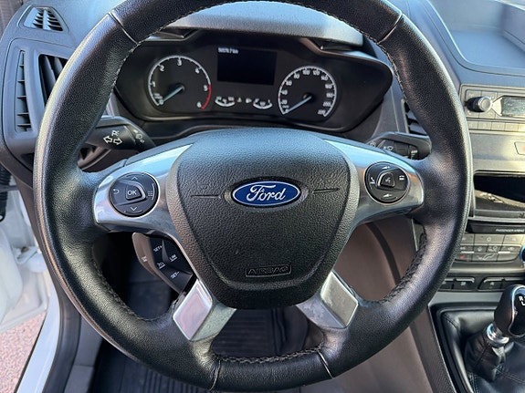 Ford Transit Connect 12 of 17