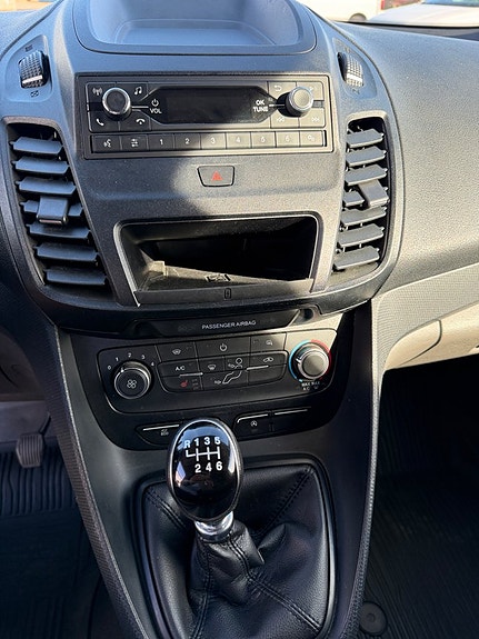 Ford Transit Connect 15 of 17
