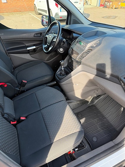 Ford Transit Connect 16 of 17