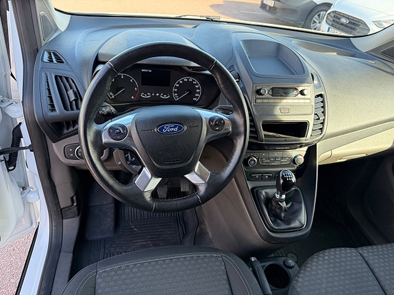 Ford Transit Connect 11 of 17