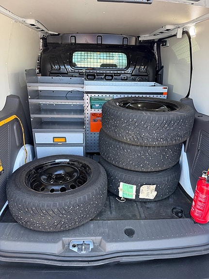 Ford Transit Connect 8 of 17