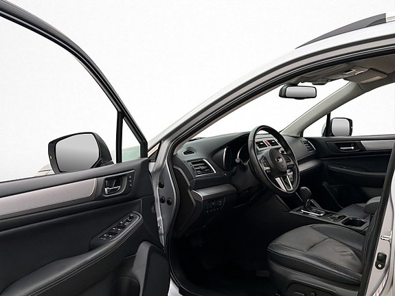 Subaru Outback 12 of 30