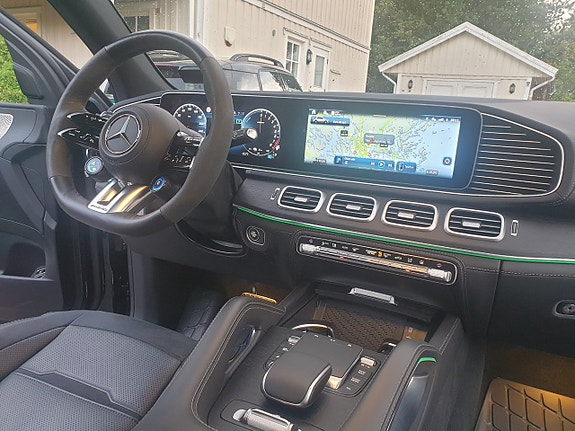 Mercedes-Benz GLE53 25 of 30