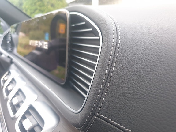 Mercedes-Benz GLE53 24 of 30