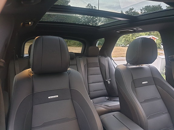 Mercedes-Benz GLE53 22 of 30