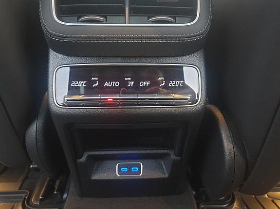 Mercedes-Benz GLE53 17 of 30