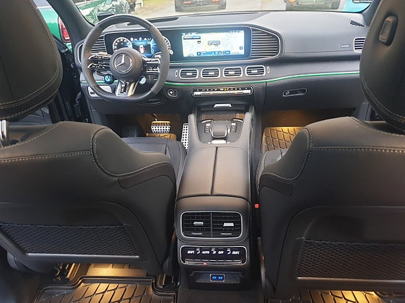 Mercedes-Benz GLE53 16 of 30