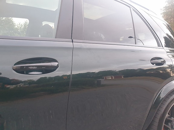 Mercedes-Benz GLE53 11 of 30