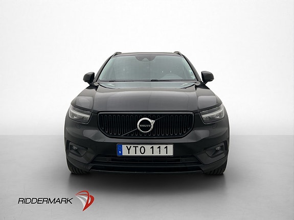 Volvo XC40 2 of 30