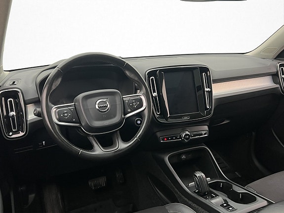 Volvo XC40 14 of 30