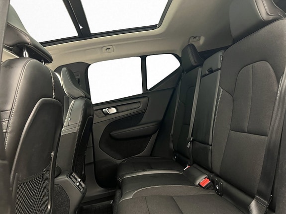 Volvo XC40 17 of 30
