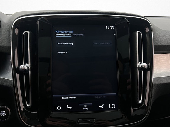 Volvo XC40 27 of 30