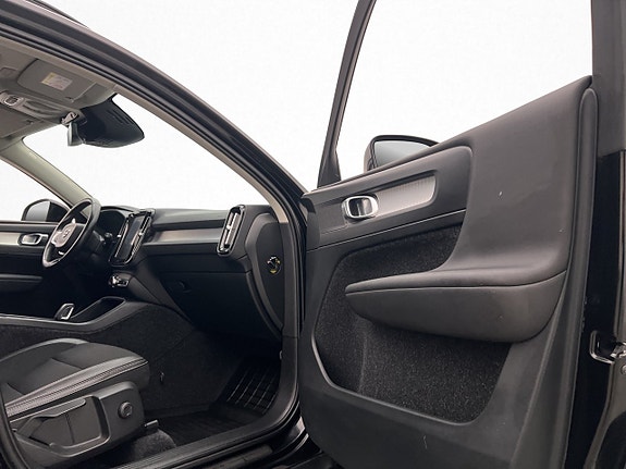 Volvo XC40 16 of 30