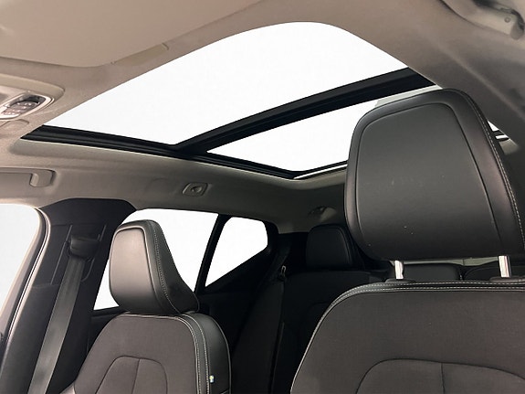 Volvo XC40 18 of 30